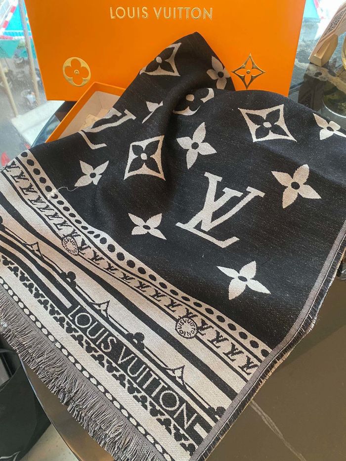 Louis Vuitton Scarf LV00146